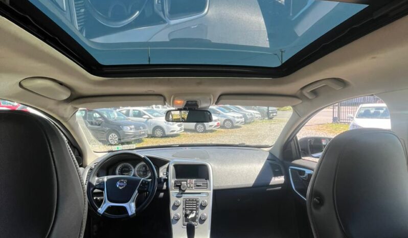 
								FANTASTICO VOLVO XC60 full									