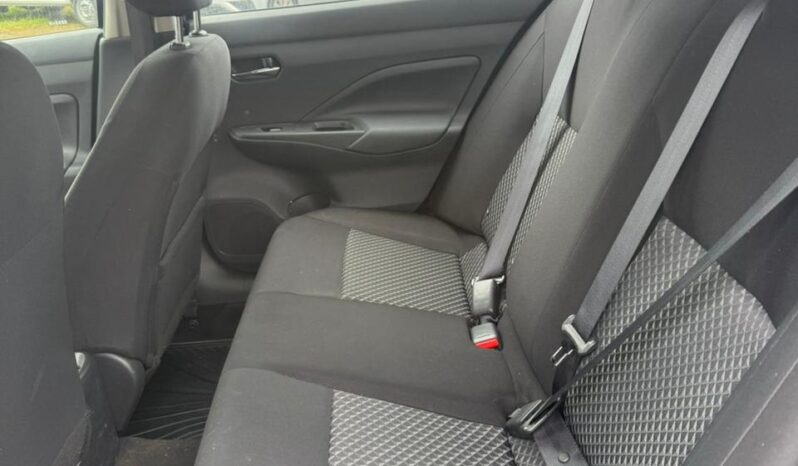 
								NISSAN VERSA 2022 IMPECABLE full									