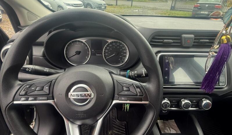 
								NISSAN VERSA 2022 IMPECABLE full									